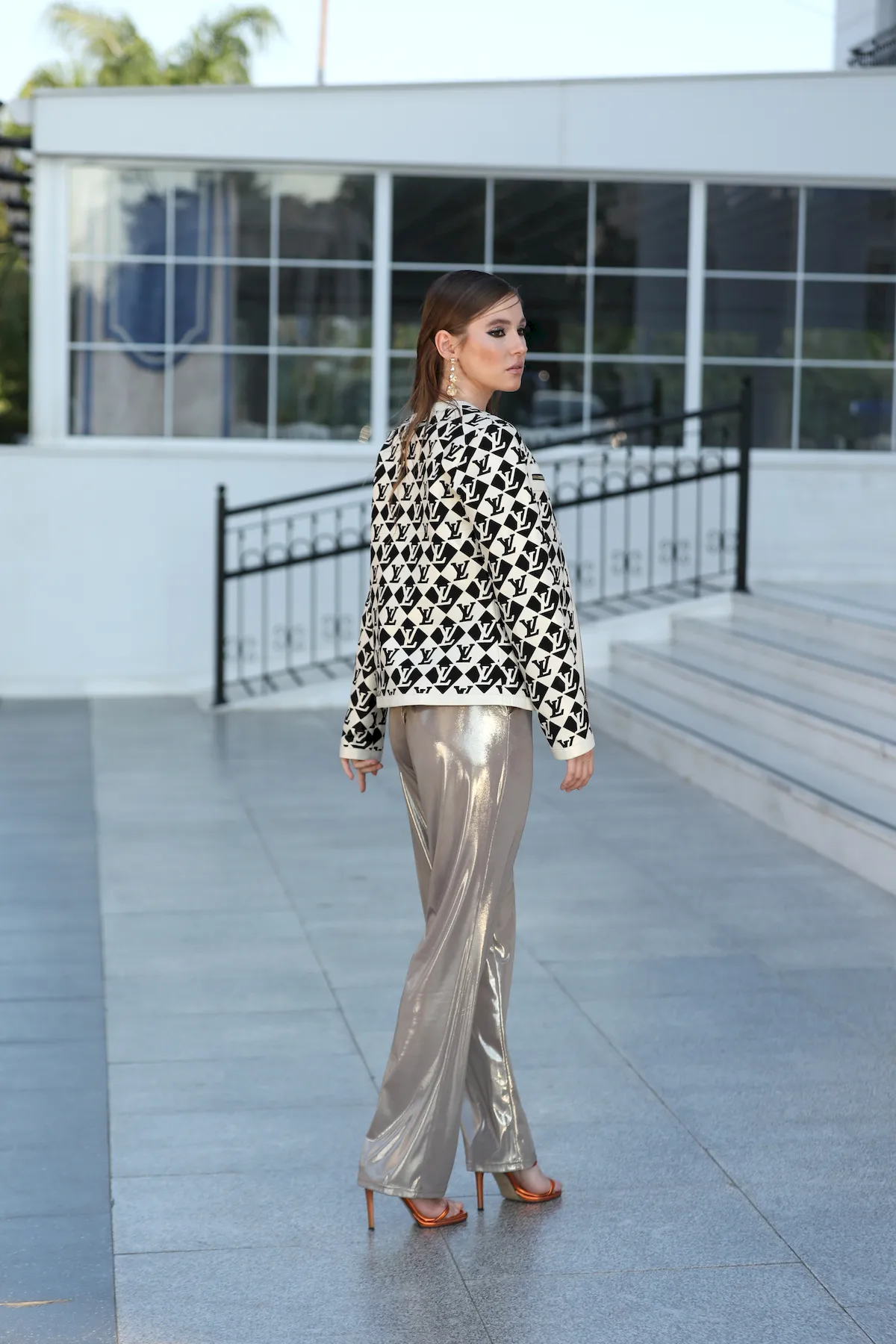Louis-Vuitton-Desenli-Baharlik-Hakiki-Deri-Kadin-Ceketi-4.webp